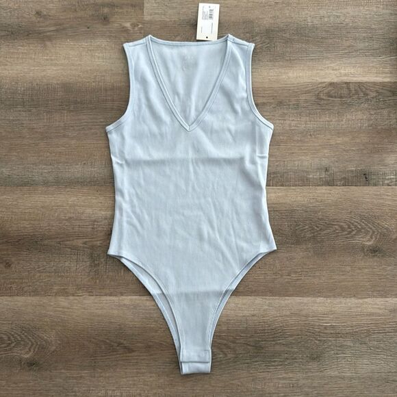 Light blue Ribbed Bodysuit with V-Neck and Snap Closure A new Day S - Picture 1 of 4